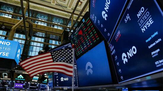 Las acciones retroceden tras el repunte por las noticias sobre vacunas